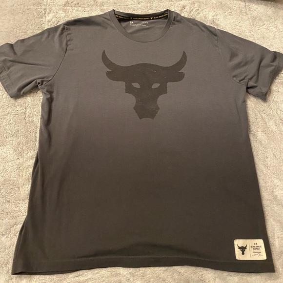 Under Armour Other - Mens under armour shirt L